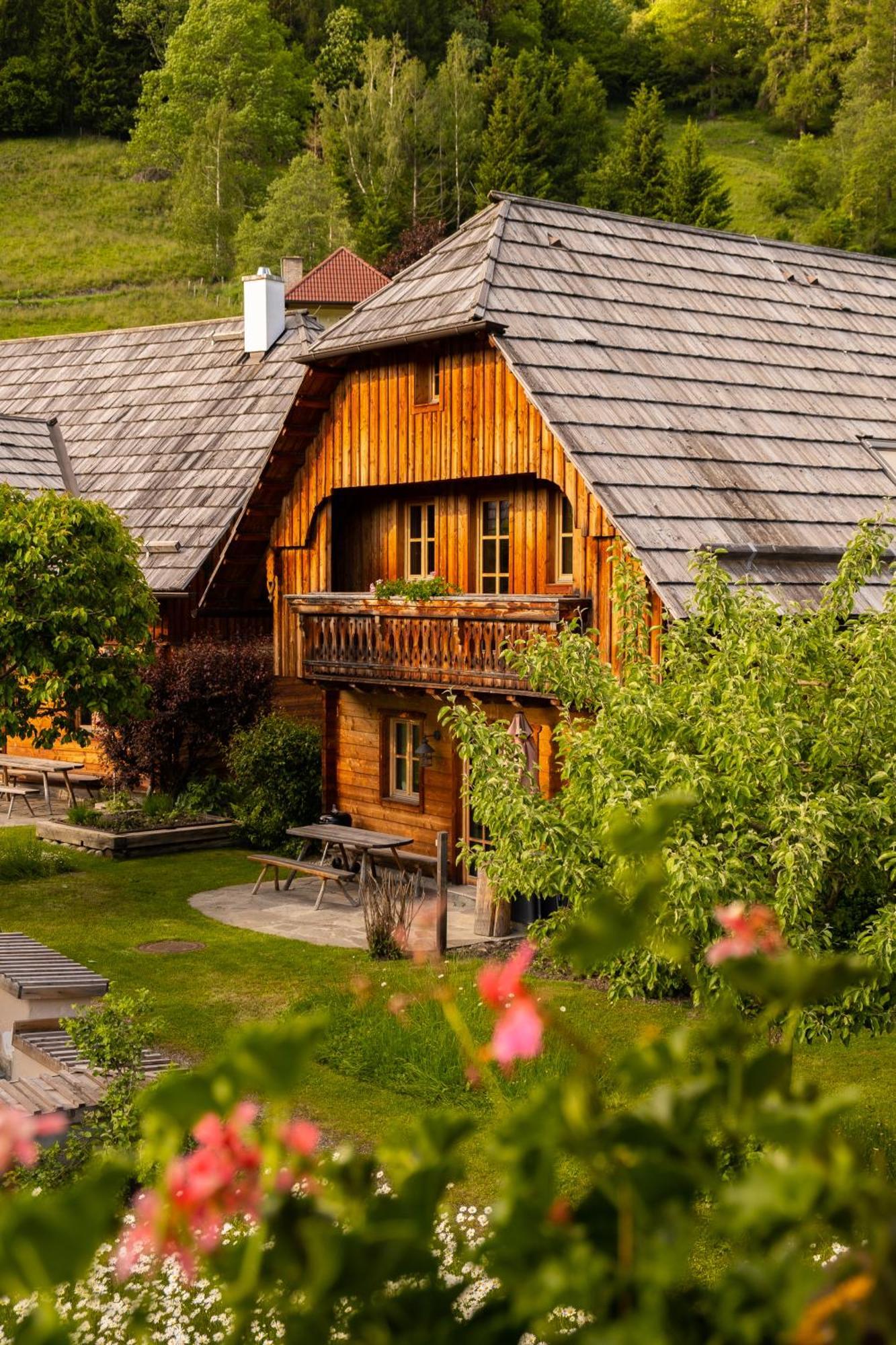 St Martin Chalets Санкт Михаел им Лунгау Екстериор снимка
